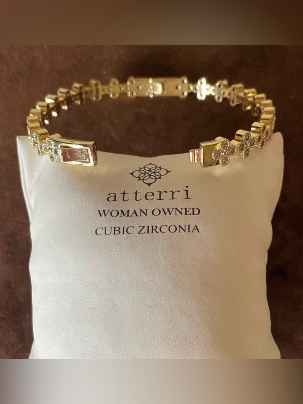 “Atterri” Gold Flower-Link Bracelet
